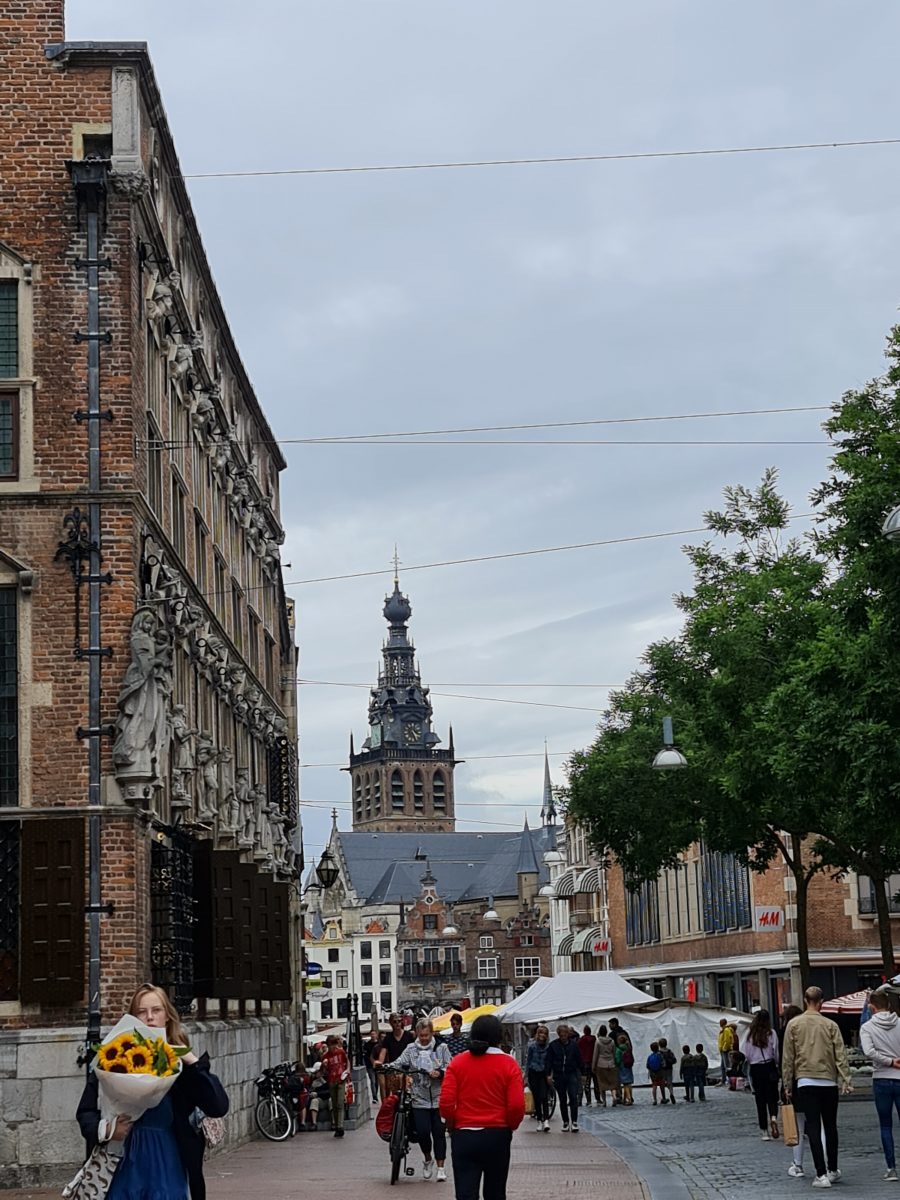 Gemeentehuis nijmegen, Gemeentehuizen